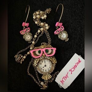 NWT BETSEY JOHNSON “Back to Cool” Earrings & Necklace Set